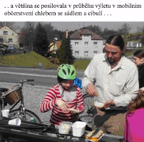 vtina-se-posilovala-v-prbhu-vletu-v-mobilnm-oberstven-chlebem-se-sdlem-a-cibul